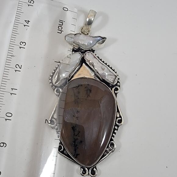 Handmade Silver Pendant with Dendritic Agate and Red Garnets in Bezel Setting - Picture 3 of 10